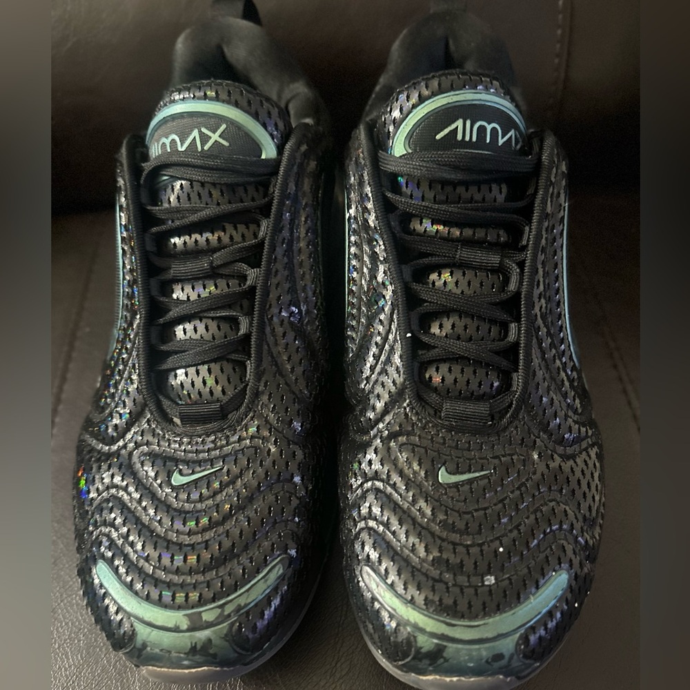 Nike Airmax 720 “Throwback Future Iridescent Sneakers